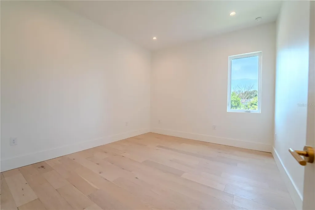 4414 W Lawn Avenue Tampa FL 33611