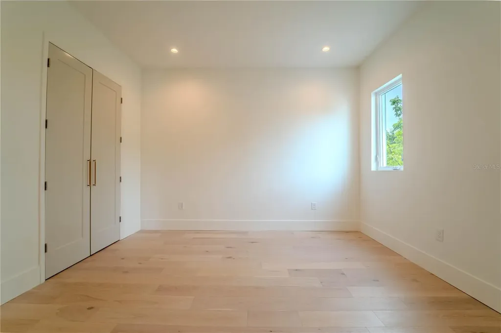 4414 W Lawn Avenue Tampa FL 33611