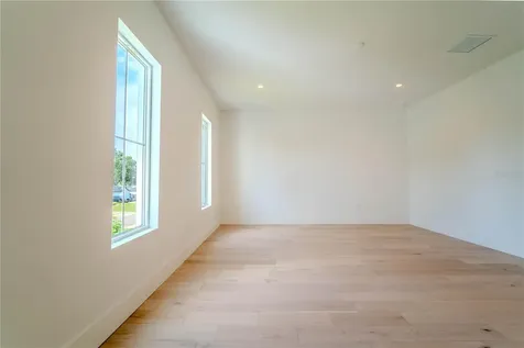 4414 W Lawn Avenue Tampa FL 33611