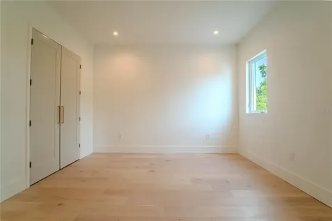 4414 W Lawn Avenue Tampa FL 33611