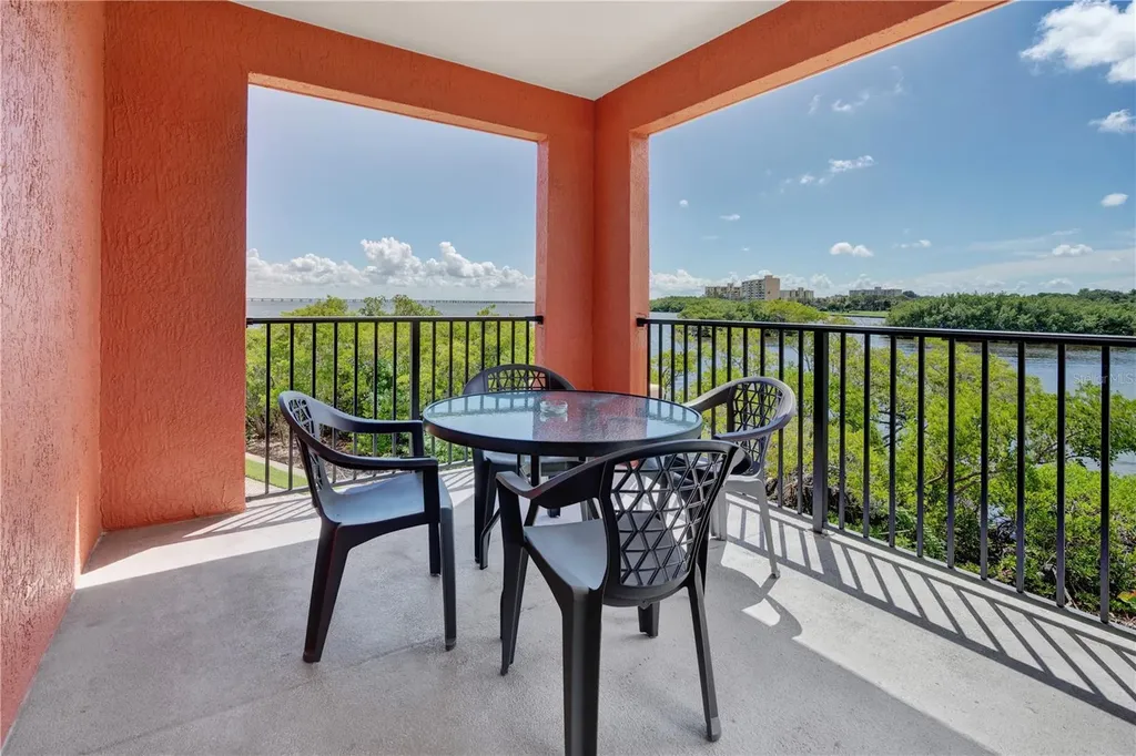 2731 Via Capri Clearwater FL 33764