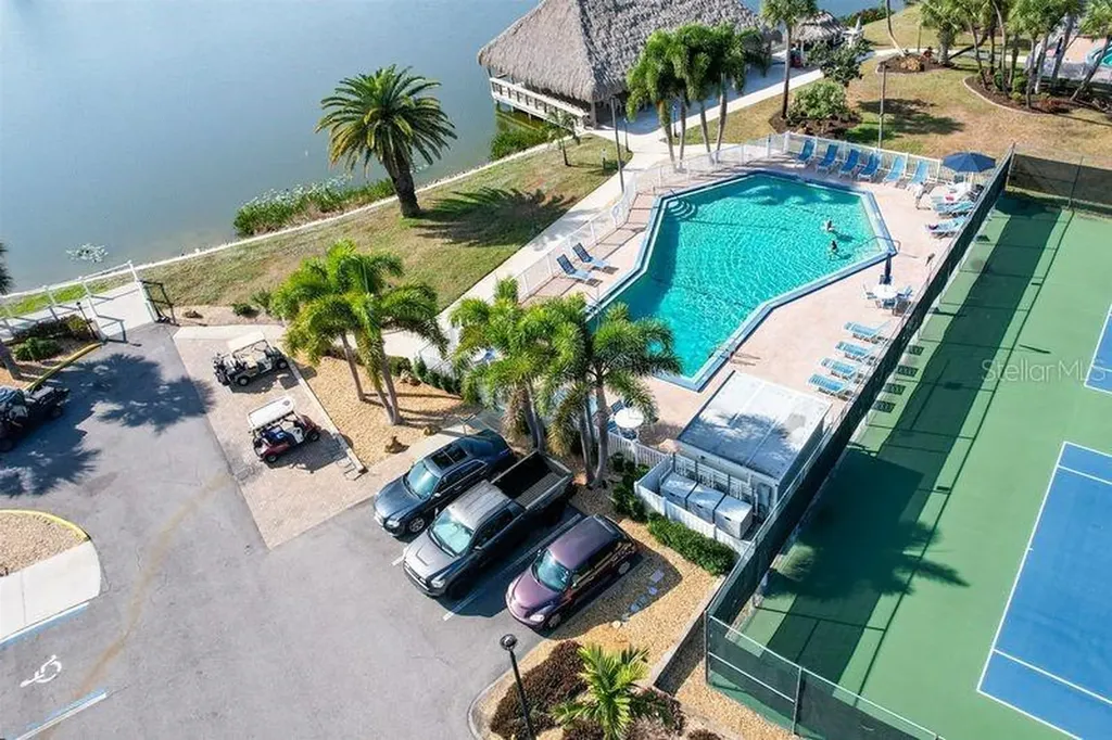 2100 Kings Highway Port Charlotte FL 33980