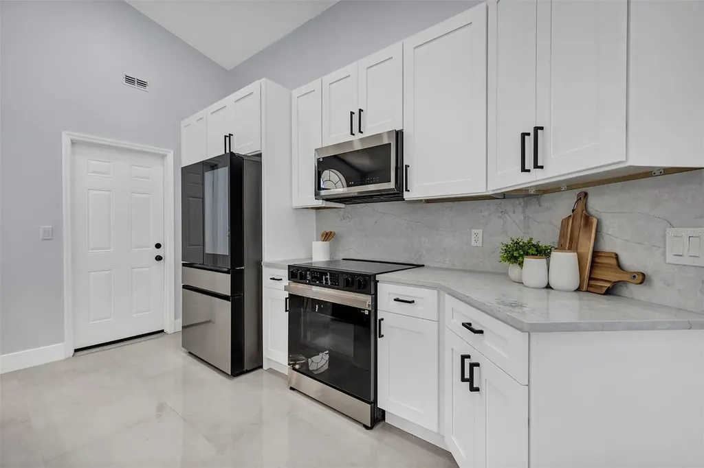 492 Bohannon Boulevard Orlando FL 32824