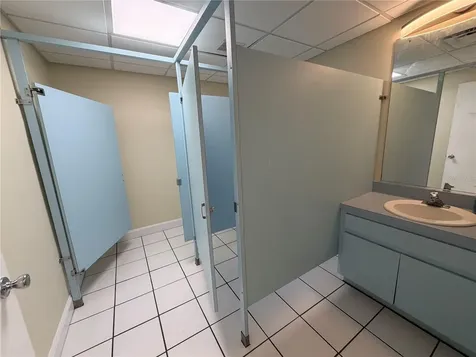 4828 W Gandy Boulevard Tampa FL 33611