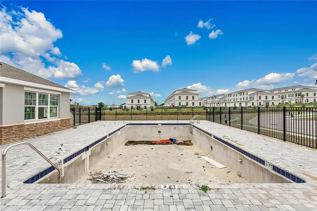 262 Bella Prestwick Boulevard Davenport FL 33837