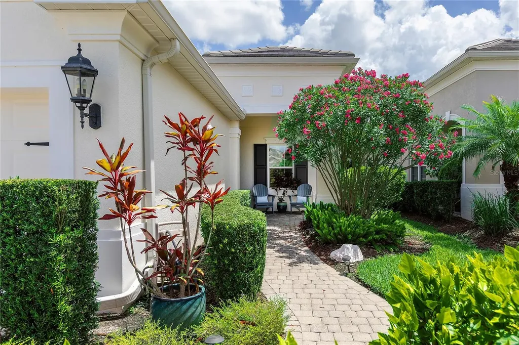 2060 Crystal Lake Trail Bradenton FL 34211