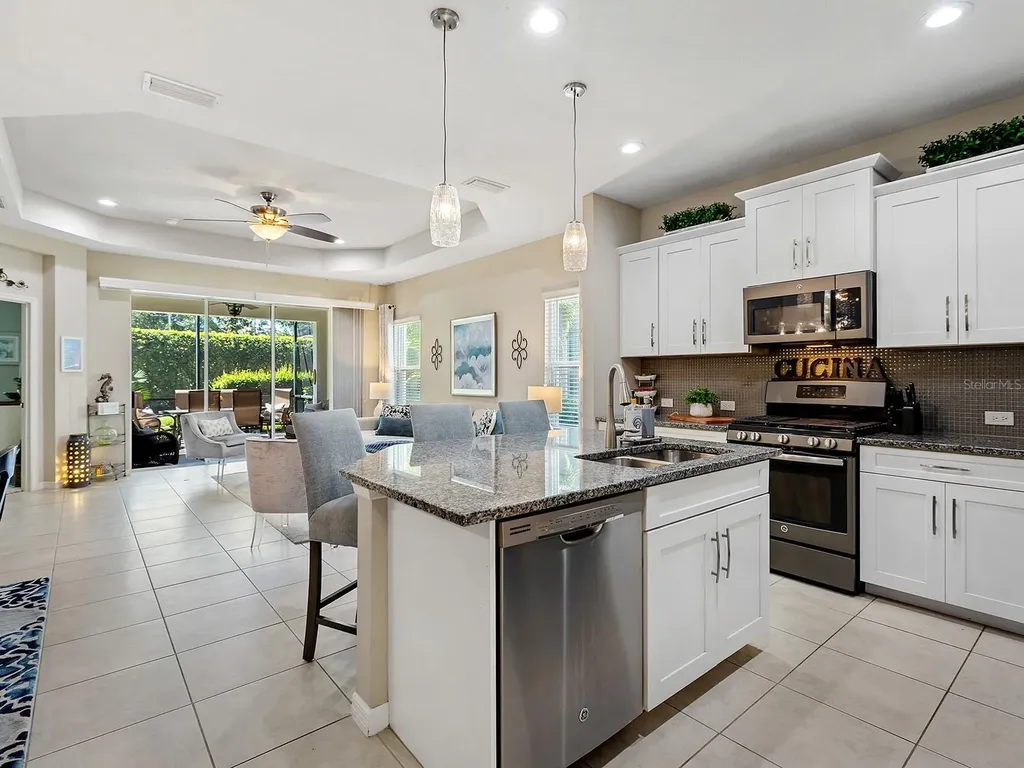 2060 Crystal Lake Trail Bradenton FL 34211