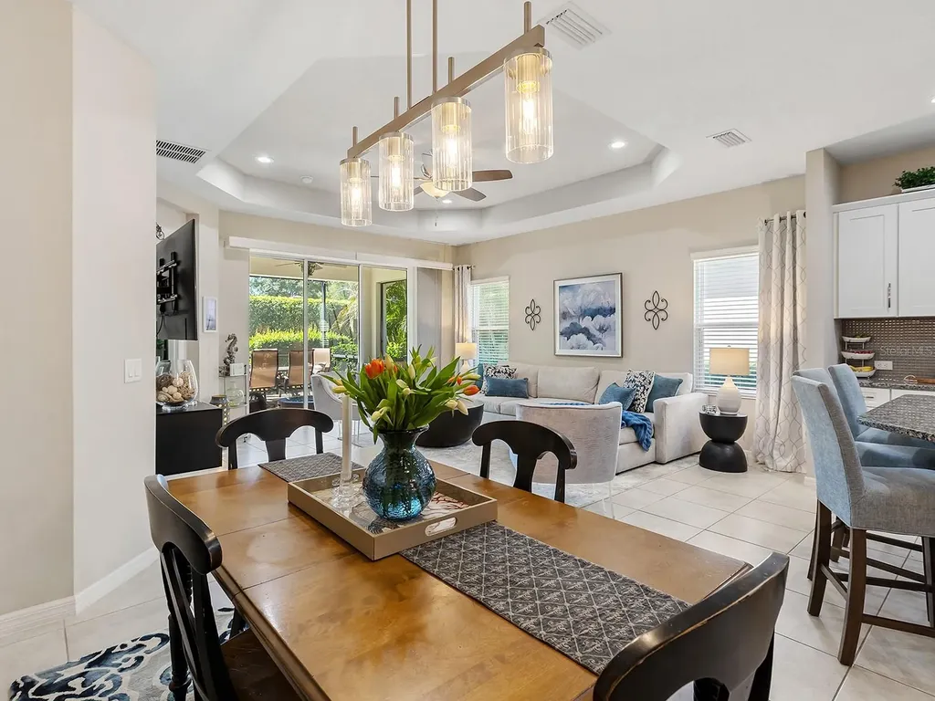 2060 Crystal Lake Trail Bradenton FL 34211