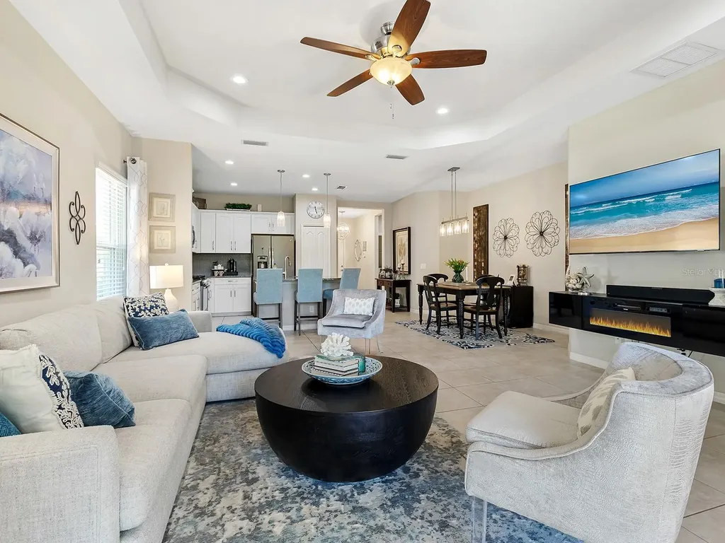 2060 Crystal Lake Trail Bradenton FL 34211