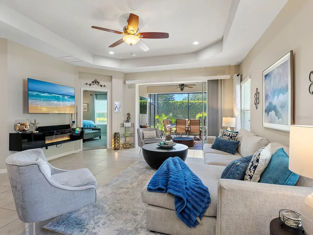 2060 Crystal Lake Trail Bradenton FL 34211
