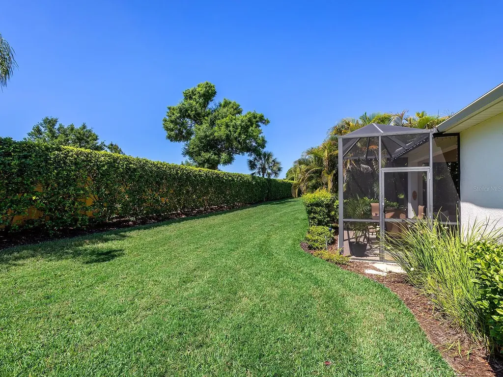 2060 Crystal Lake Trail Bradenton FL 34211
