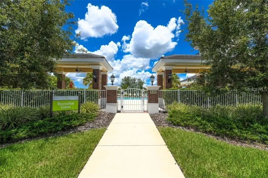 2060 Crystal Lake Trail Bradenton FL 34211