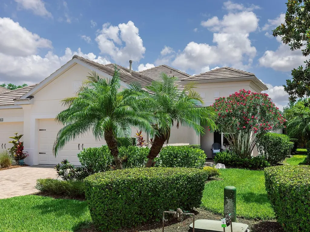 2060 Crystal Lake Trail Bradenton FL 34211