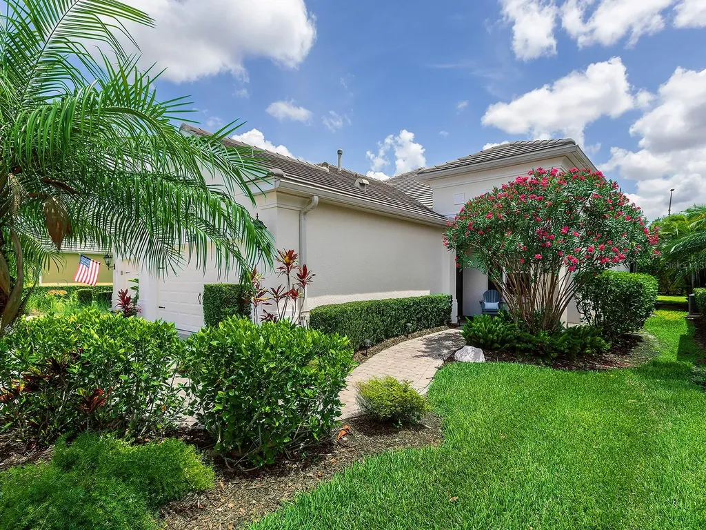 2060 Crystal Lake Trail Bradenton FL 34211