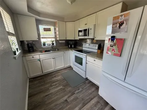 4233 Old Us Highway 41 Ruskin FL 33570