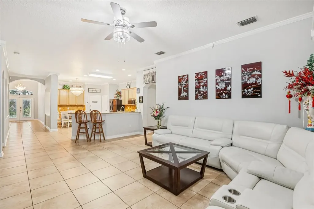 1901 Heartland Circle Valrico FL 33594
