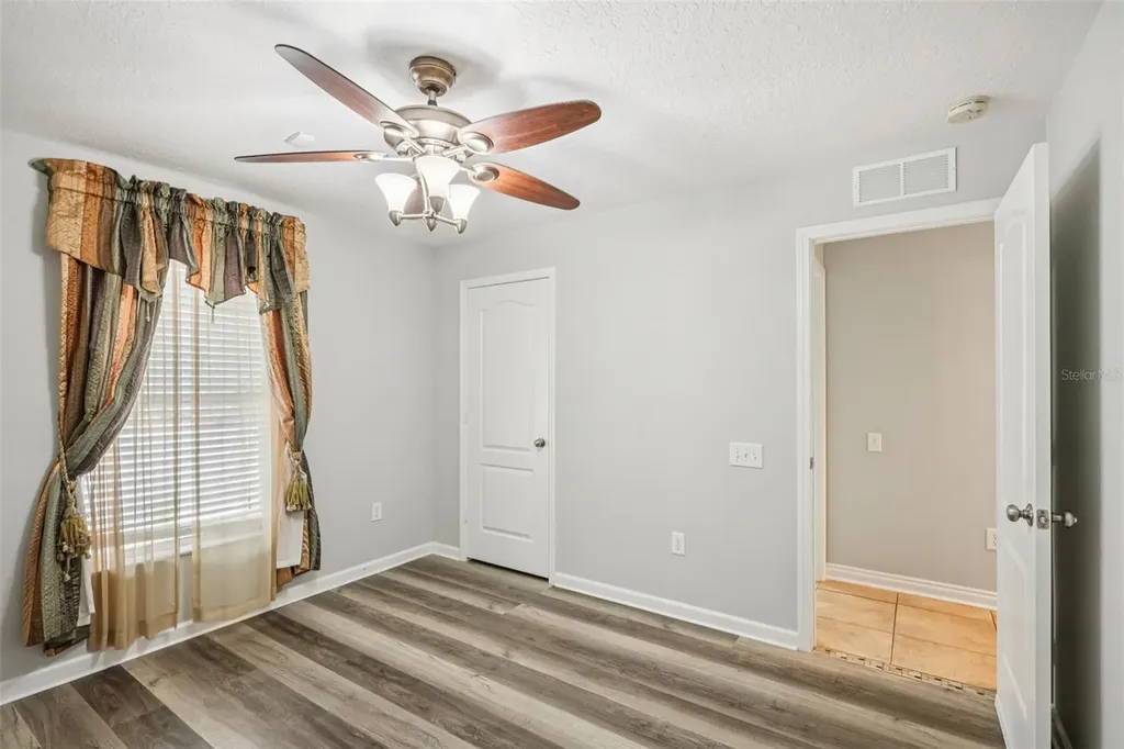 1901 Heartland Circle Valrico FL 33594