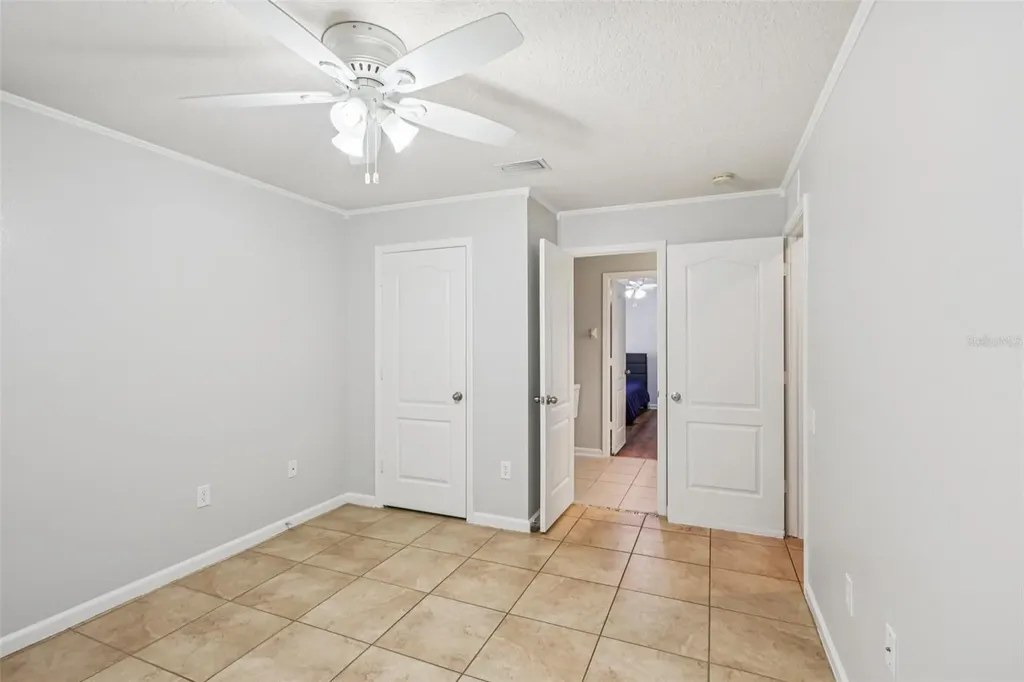 1901 Heartland Circle Valrico FL 33594