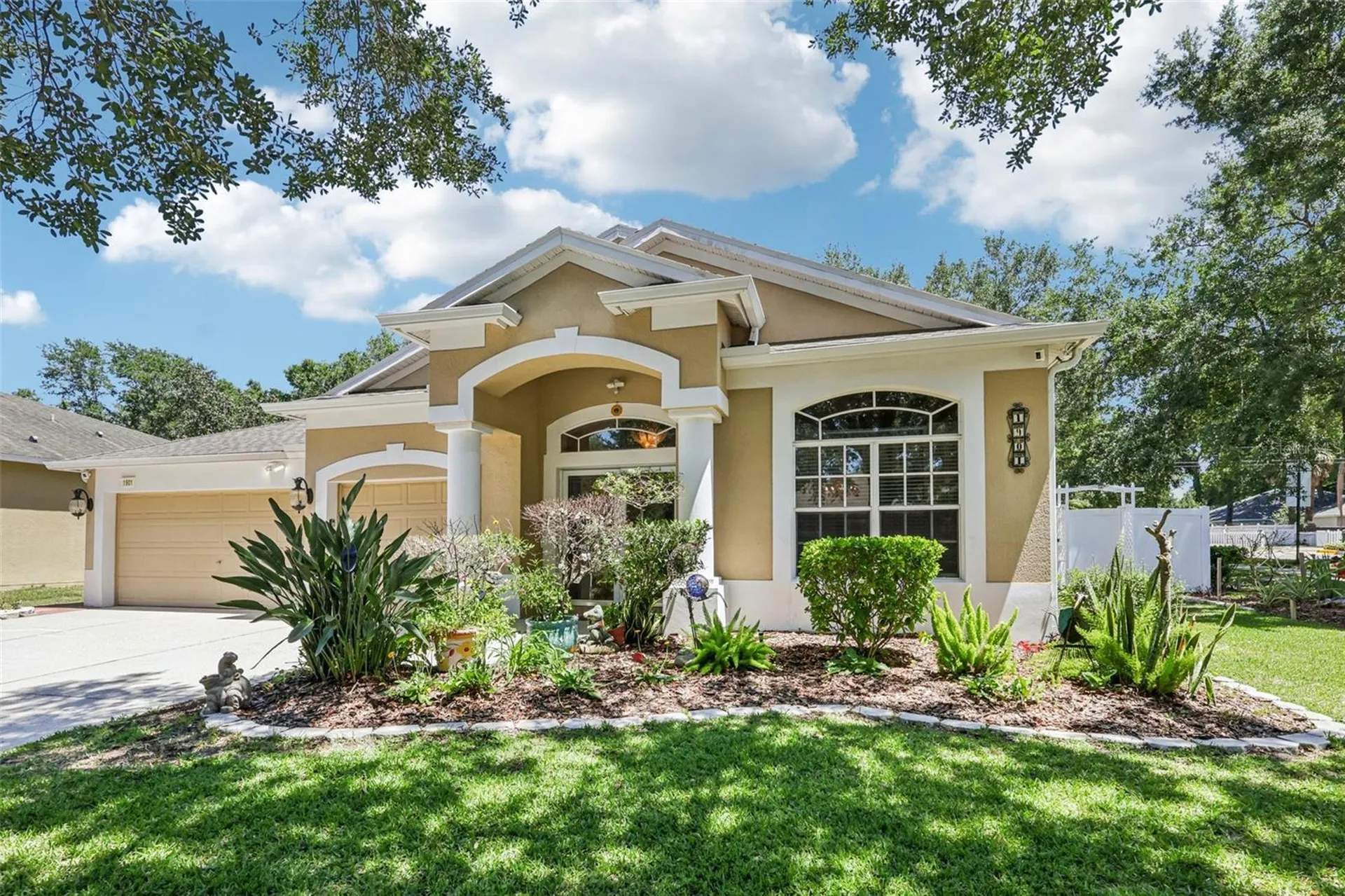 1901 Heartland Circle Valrico FL 33594
