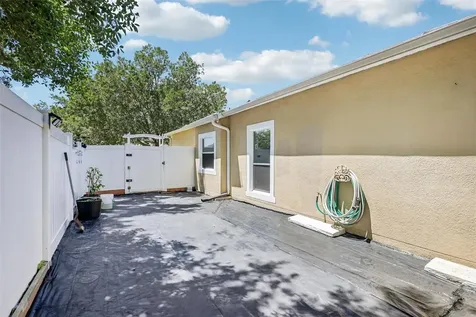 1901 Heartland Circle Valrico FL 33594
