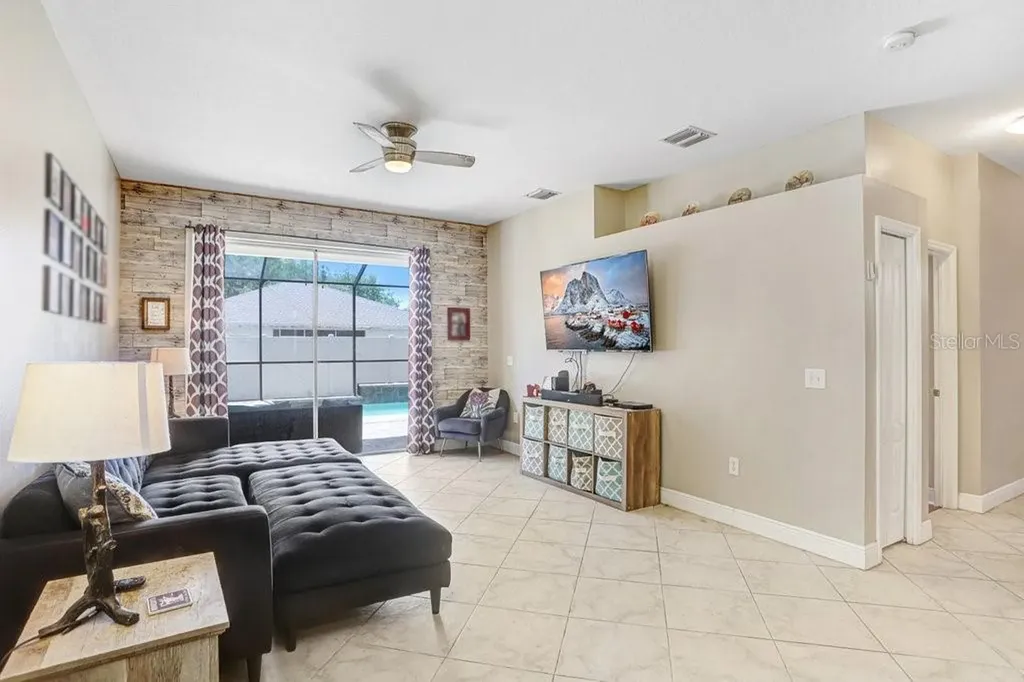6915 Monarch Park Drive Apollo Beach FL 33572