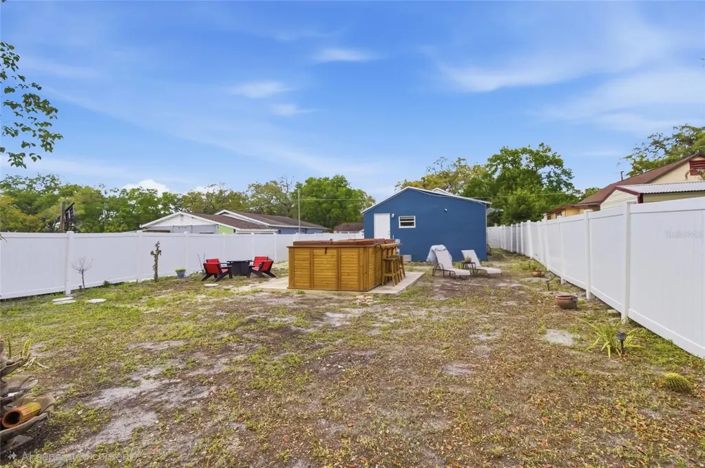 1613 E Chelsea Street Tampa FL 33610