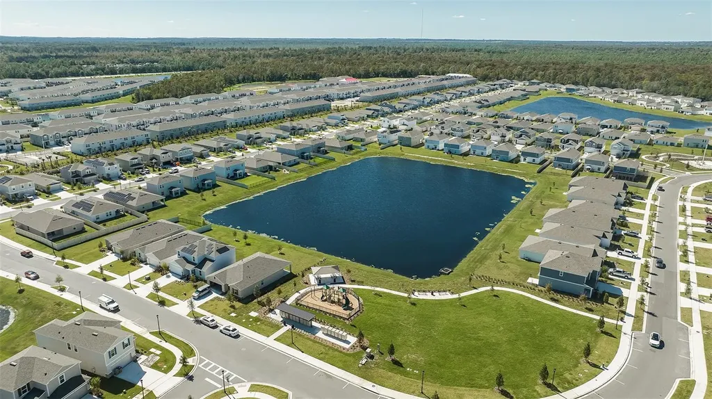 221 Streamwater Way Groveland FL 34736