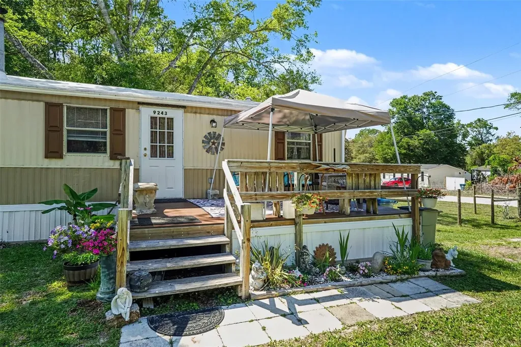 9243 Cooper Terrace Brooksville FL 34601