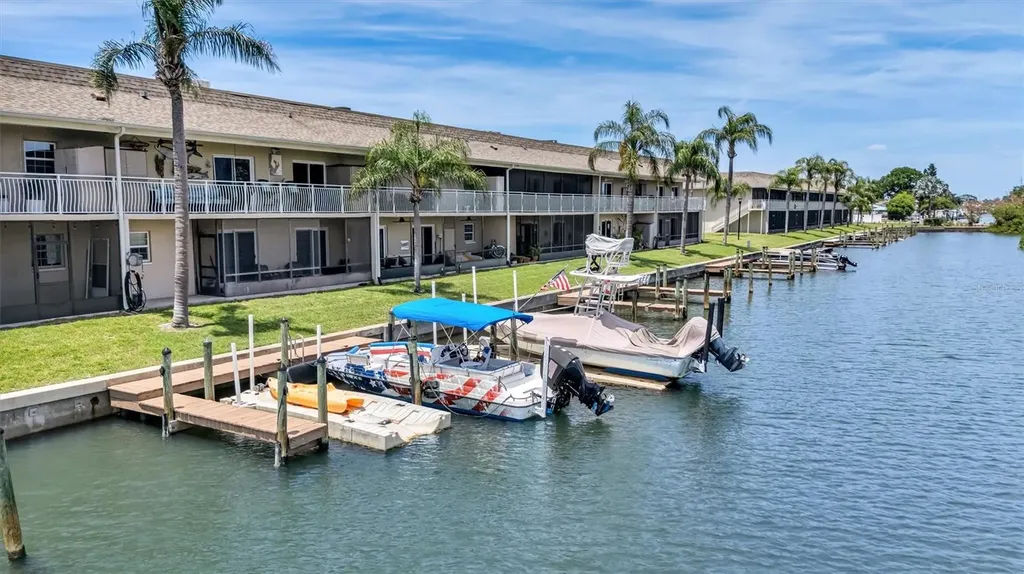 8817 Bay Pointe Drive Tampa FL 33615