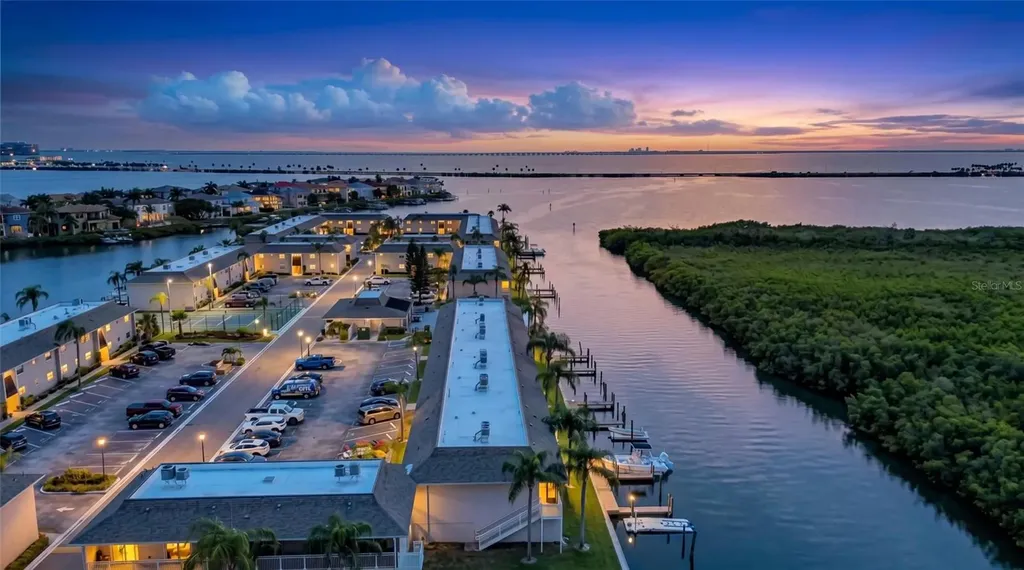 8817 Bay Pointe Drive Tampa FL 33615