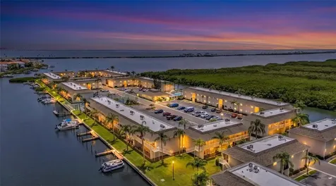 8817 Bay Pointe Drive Tampa FL 33615