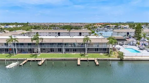 8817 Bay Pointe Drive Tampa FL 33615