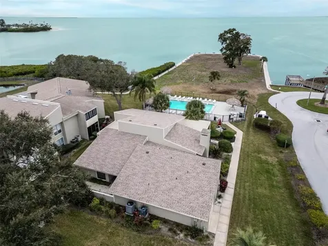 404 Windrush Bay Drive Tarpon Springs FL 34689
