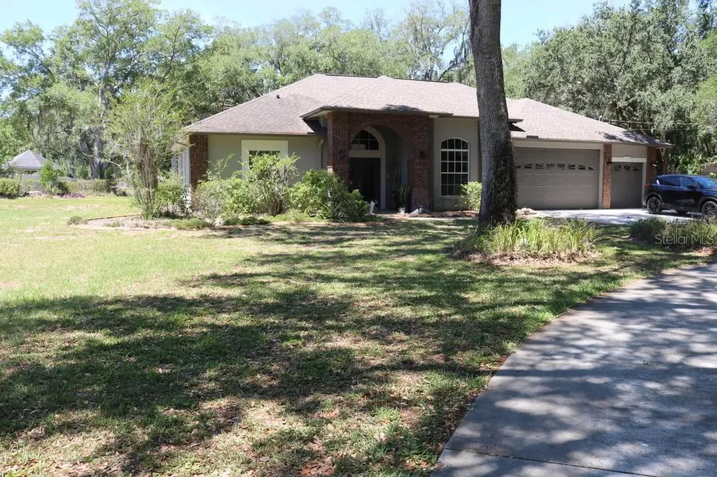 19150 Livingston Avenue Lutz FL 33559
