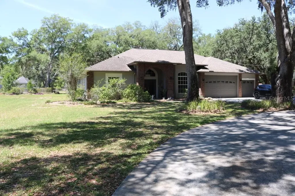 19150 Livingston Avenue Lutz FL 33559