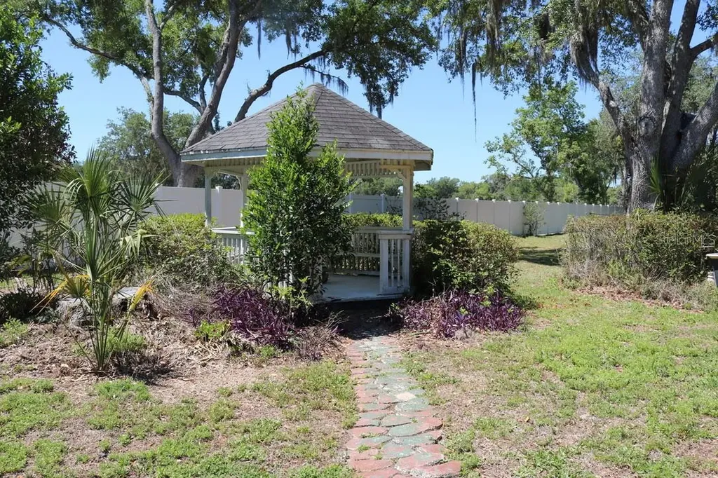 19150 Livingston Avenue Lutz FL 33559
