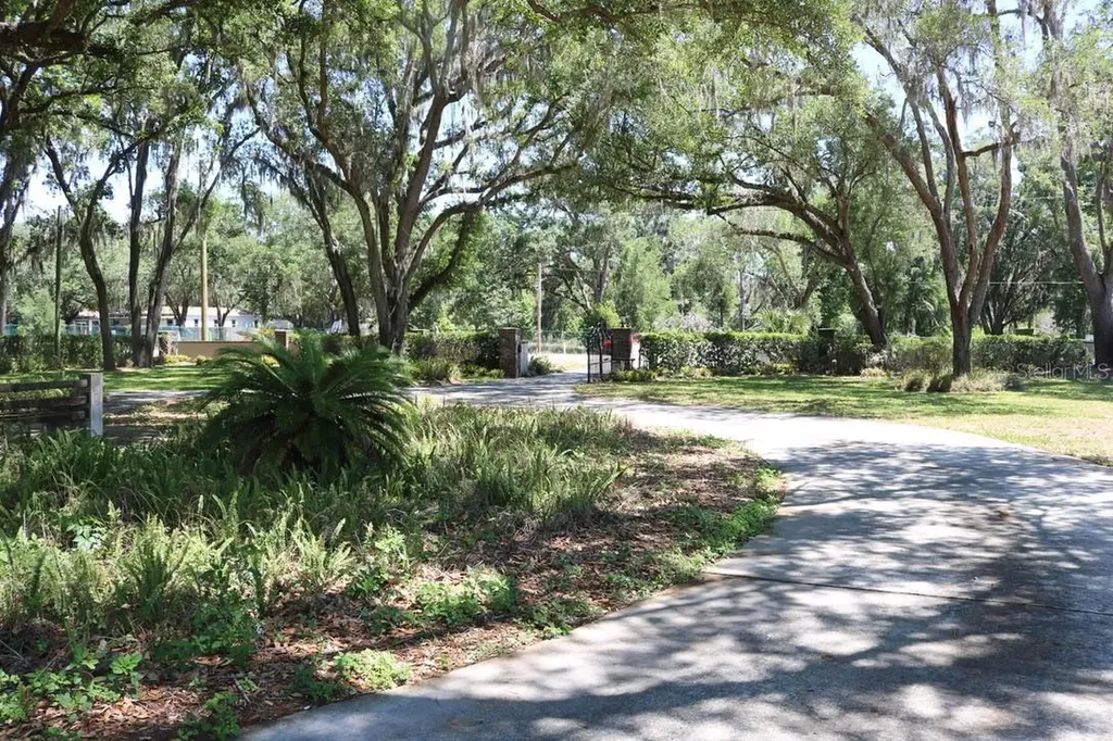 19150 Livingston Avenue Lutz FL 33559