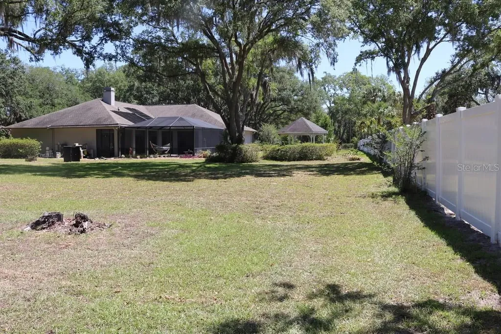 19150 Livingston Avenue Lutz FL 33559