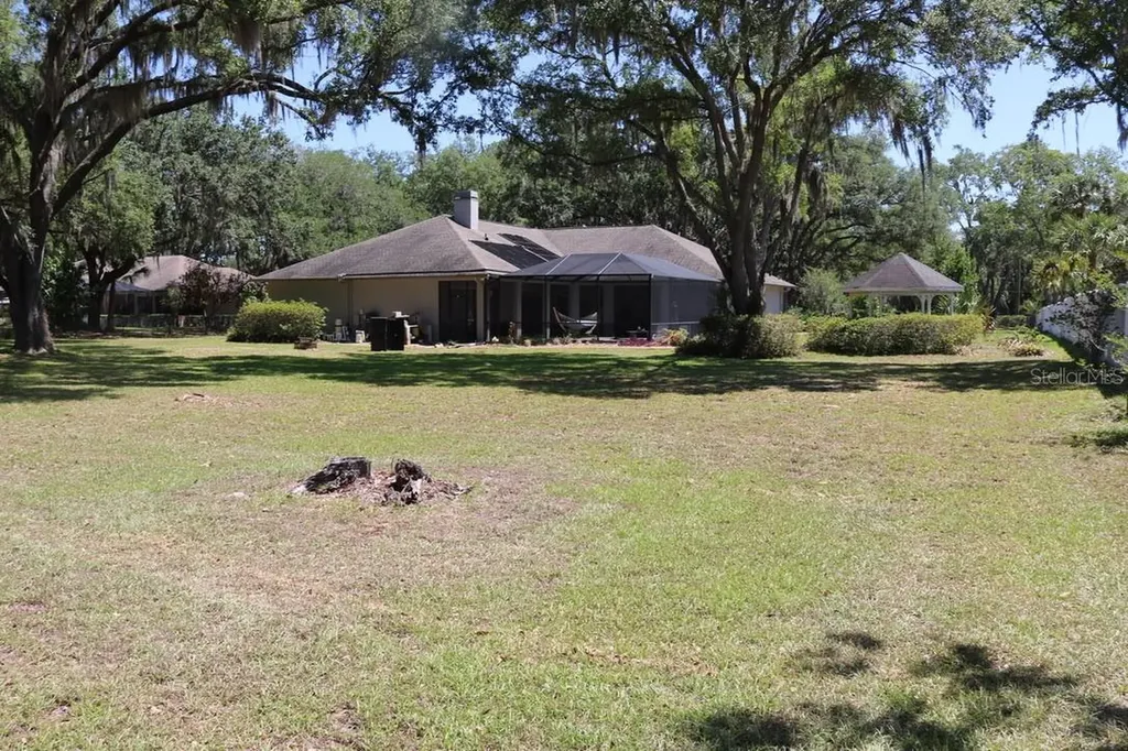 19150 Livingston Avenue Lutz FL 33559