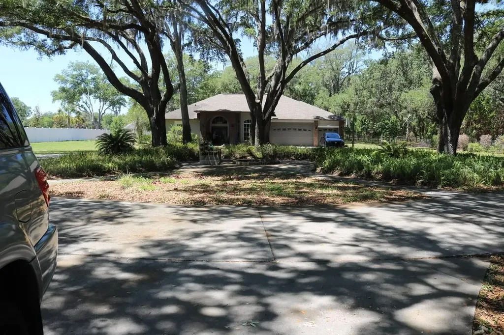 19150 Livingston Avenue Lutz FL 33559