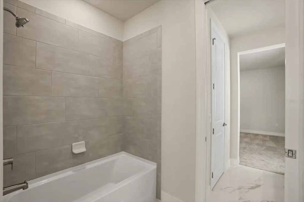 8352 Park Cliff Way Orlando FL 32836