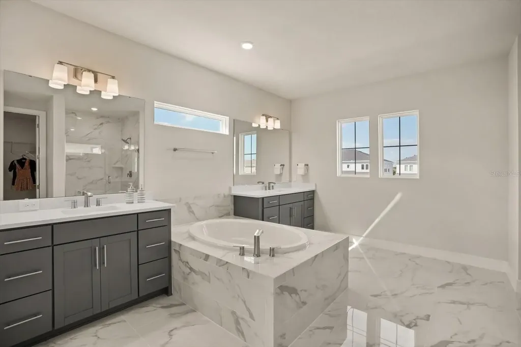 8352 Park Cliff Way Orlando FL 32836