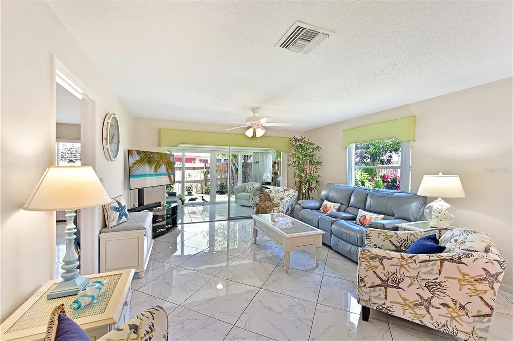 9505 Colonial Drive Bradenton FL 34210