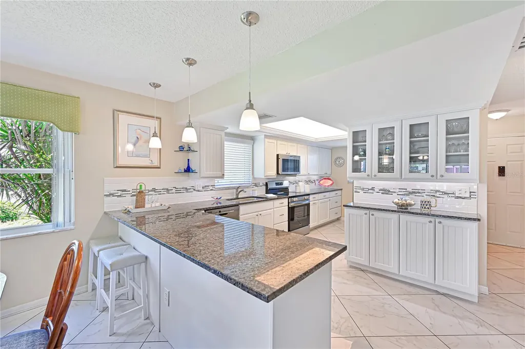 9505 Colonial Drive Bradenton FL 34210