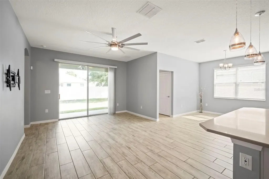 3261 Bethpage Loop Mount Dora FL 32757