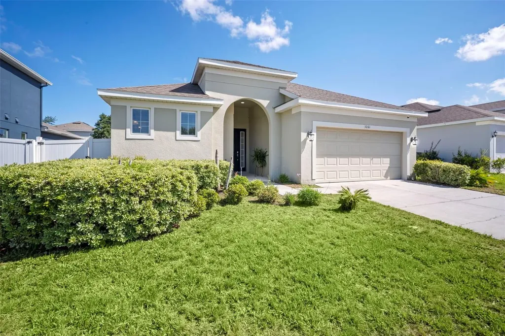3261 Bethpage Loop Mount Dora FL 32757