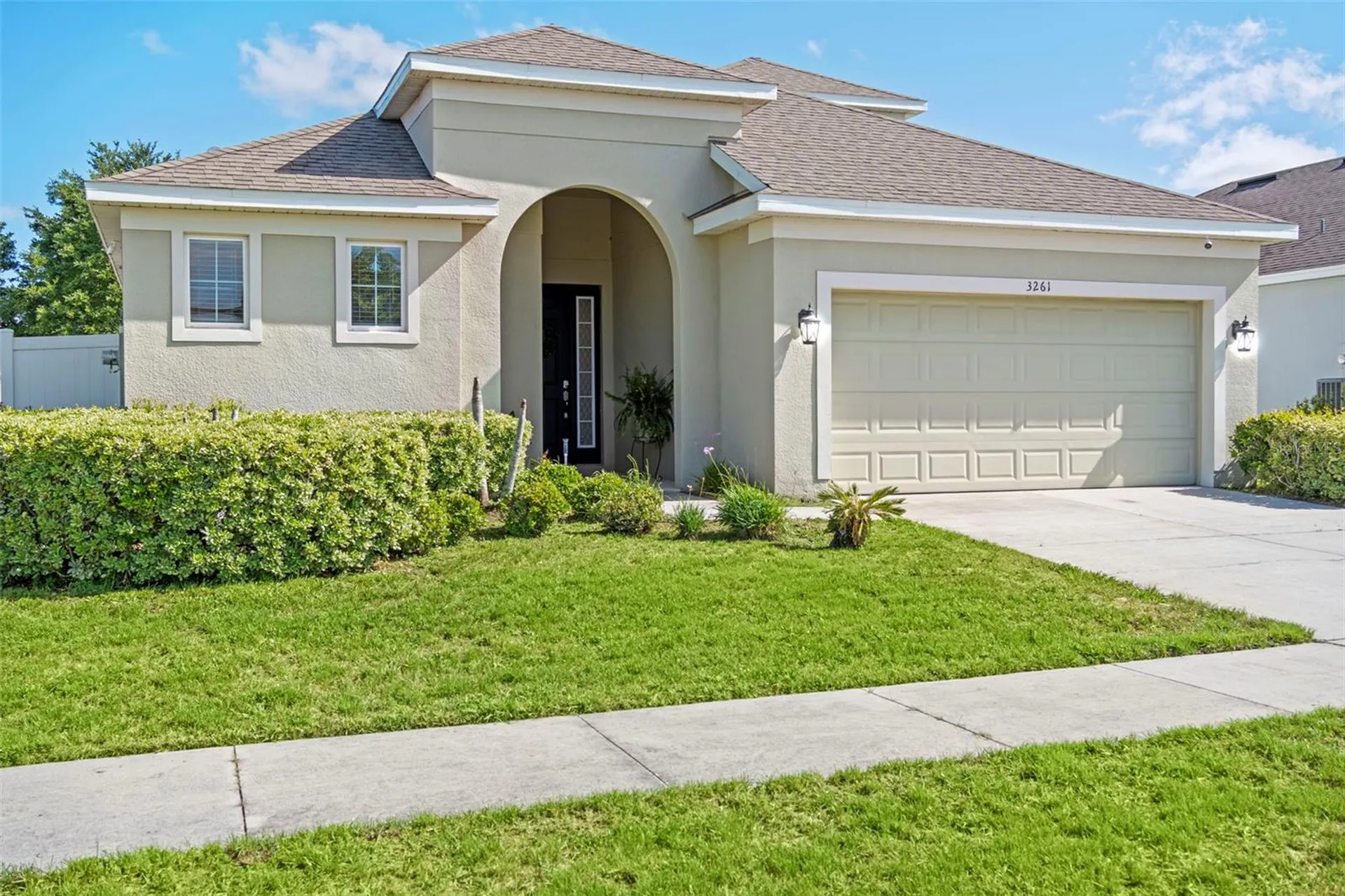 3261 Bethpage Loop Mount Dora FL 32757
