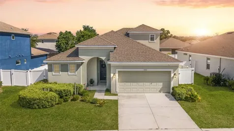 3261 Bethpage Loop Mount Dora FL 32757