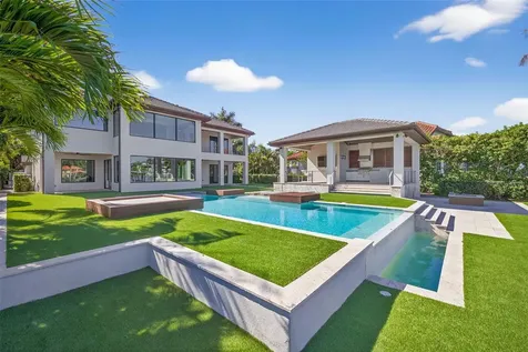 460 Coffee Pot Riviera NE St Petersburg FL 33704