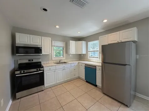 2813 N Morgan Street Tampa FL 33602